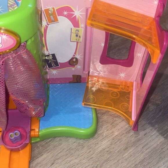 Polly Pocket Fashion Show Toy Playset Runway 2004 Travel Doll House Designer - Picture 5 of 12
